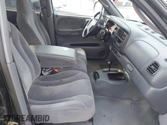 ✅ 2000 Dodge Dakota Sport • VIN: 1B7GG2AN1YS792014 • Lot: 42926564. Wystawiony na IAAI z przebiegiem 110 826 mil. Bezpłatny archiwum sprzedaży aukcyjnych z USA i szczegółowy raport historii pojazdu na DreamBid. Zdjęcie 5.