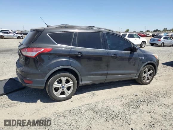✅ 2013 Ford Escape SE • VIN: 1FMCU0GX1DUB17830 • Lot: 68224205. Wystawiony na Copart z przebiegiem 120 093 mil. Bezpłatny archiwum sprzedaży aukcyjnych z USA i szczegółowy raport historii pojazdu na DreamBid. Zdjęcie 3.