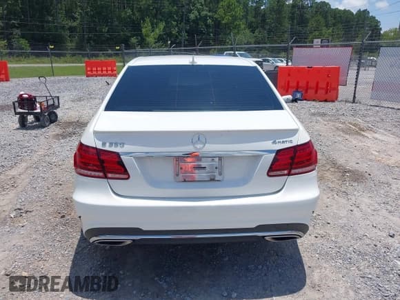 ✅ 2014 Mercedes-Benz E 350 Sport • VIN: WDDHF8JB9EB061378 • Лот: 42666365. Опубликован ранее на IAAI с пробегом 121 950 миль. Бесплатный доступ к архиву аукционных продаж из США и подробный отчёт об истории автомобиля на DreamBid. Изображение 16.