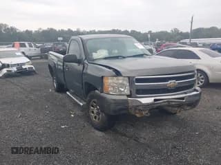 ✅ 2011 Chevrolet Silverado 1500 Work Truck • VIN: 1GCNKPE05BF203872 • Lot: 43296991. Wystawiony na IAAI z przebiegiem 259 389 mil. Bezpłatny archiwum sprzedaży aukcyjnych z USA i szczegółowy raport historii pojazdu na DreamBid. Zdjęcie 1.