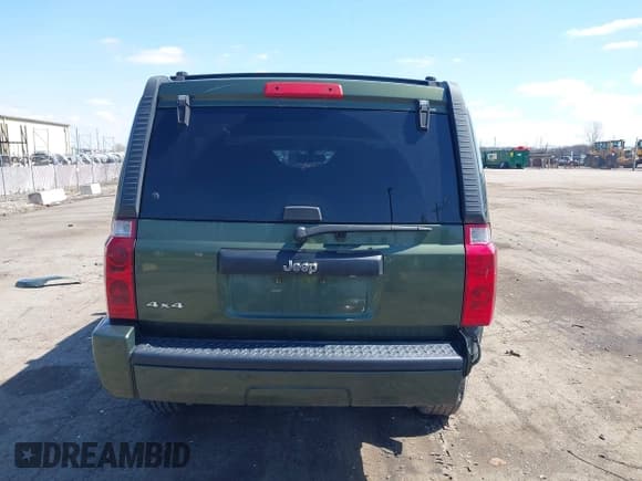 ✅ 2008 Jeep Commander Sport • VIN: 1J8HG48K18C117925 • Lot: 41917722. Listed on IAAI with 171,763 mi. Free auction sales archive from the USA and detailed vehicle history report at DreamBid. Image 16.