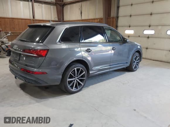 ✅ 2021 Audi Q7 Prestige • VIN: WA1VXAF72MD011778 • Lot: 43312529. Wystawiony na IAAI z przebiegiem 20 297 mil. Bezpłatny archiwum sprzedaży aukcyjnych z USA i szczegółowy raport historii pojazdu na DreamBid. Zdjęcie 4.