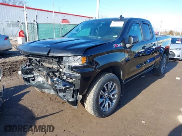 ✅ 2020 Chevrolet Silverado 1500 RST • VIN: 1GCRYEED8LZ323592 • Lot: 41504529. Wystawiony na IAAI z przebiegiem 48 495 mil. Bezpłatny archiwum sprzedaży aukcyjnych z USA i szczegółowy raport historii pojazdu na DreamBid. Zdjęcie 17.