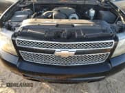 ✅ 2009 Chevrolet Suburban LTZ • VIN: 1GNFK36339J123586 • Lot: 78847104. Wystawiony na Copart z przebiegiem 156 867 mil. Bezpłatny archiwum sprzedaży aukcyjnych z USA i szczegółowy raport historii pojazdu na DreamBid. Zdjęcie 12.