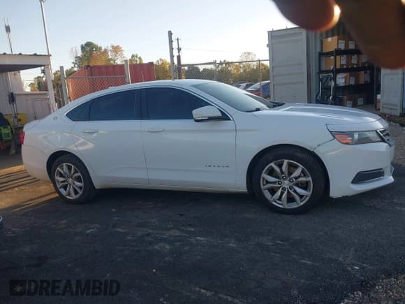 ✅ 2017 Chevrolet Impala LT • VIN: 2G1105SA8H9142176 • Lot: 43580865. Wystawiony na IAAI z przebiegiem 300 615 mil. Bezpłatny archiwum sprzedaży aukcyjnych z USA i szczegółowy raport historii pojazdu na DreamBid. Zdjęcie 13.