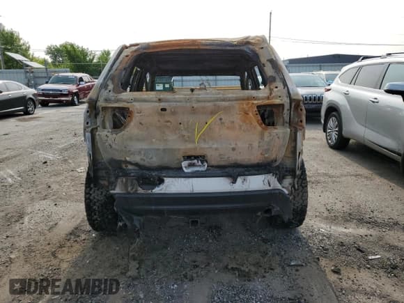 ✅ 2018 Jeep Grand Cherokee • VIN: 1CARJFAG3JC437347 • Lot: 63739495. Listed on Copart with Not provided. Free auction sales archive from the USA and detailed vehicle history report at DreamBid. Image 6.