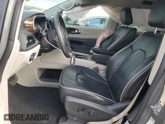 ✅ 2022 Chrysler Pacifica Hybrid Limited • VIN: 2C4RC1S78NR143855 • Lot: 82583575. Wystawiony na Copart z przebiegiem 88 157 mil. Bezpłatny archiwum sprzedaży aukcyjnych z USA i szczegółowy raport historii pojazdu na DreamBid. Zdjęcie 7.