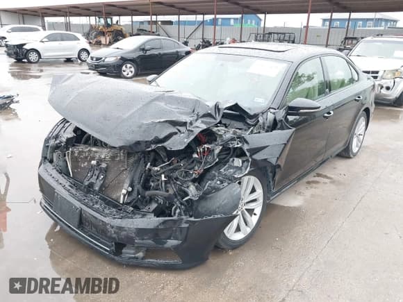 ✅ 2019 Volkswagen Passat Wolfsburg Edition • VIN: 1VWLA7A3XKC005667 • Lot: 42193490. Wystawiony na IAAI z przebiegiem 96 640 mil. Bezpłatny archiwum sprzedaży aukcyjnych z USA i szczegółowy raport historii pojazdu na DreamBid. Zdjęcie 2.