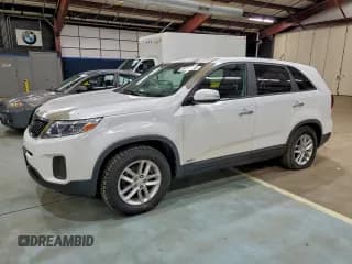 ✅ 2014 Kia Sorento LX • VIN: 5XYKTCA63EG470612 • Lot: 94773495. Wystawiony na Copart z przebiegiem 88 023 mil. Bezpłatny archiwum sprzedaży aukcyjnych z USA i szczegółowy raport historii pojazdu na DreamBid. Zdjęcie 1.