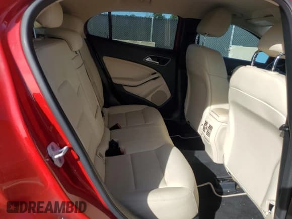 ✅ 2018 Mercedes-Benz GLA 250 • VIN: WDCTG4EB3JJ422232 • Лот: 91633245. Опубликован ранее на Copart с пробегом 94 066 миль. Бесплатный доступ к архиву аукционных продаж из США и подробный отчёт об истории автомобиля на DreamBid. Изображение 11.