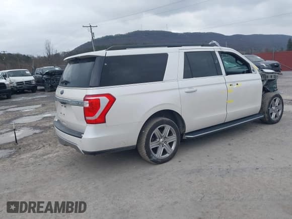 ✅ 2018 Ford Expedition Max XLT • VIN: 1FMJK1JT5JEA33072 • Lot: 43724732. Listed on IAAI with 126,724 mi. Free auction sales archive from the USA and detailed vehicle history report at DreamBid. Image 4.