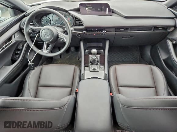 ✅ 2026 Mazda 3 Premium • VIN: JM1BPAML4T1850131 • Lot: 94109635. Wystawiony na Copart z przebiegiem 3 224 mil. Bezpłatny archiwum sprzedaży aukcyjnych z USA i szczegółowy raport historii pojazdu na DreamBid. Zdjęcie 8.