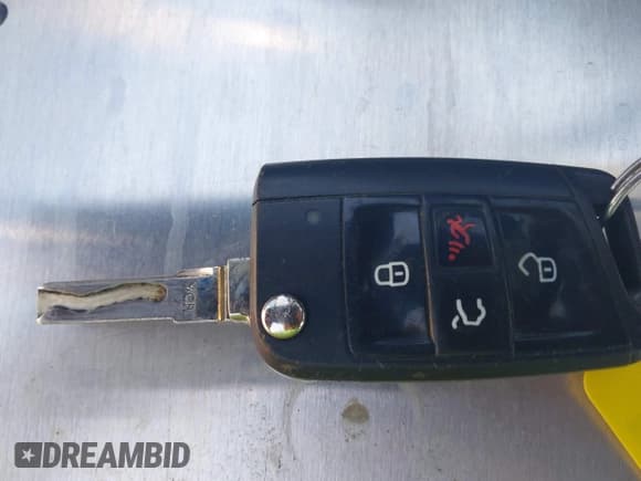 ✅ 2017 Volkswagen Golf S • VIN: 3VWH17AU6HM511650 • Lot: 42639839. Listed on IAAI with 99,594 mi. Free auction sales archive from the USA and detailed vehicle history report at DreamBid. Image 11.