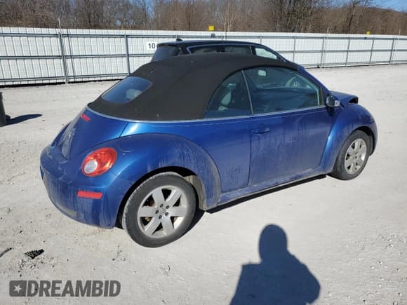 ✅ 2007 Volkswagen Beetle • VIN: 3VWRF31Y07M408823 • Lot: 46609875. Wystawiony na Copart z przebiegiem 123 900 mil. Bezpłatny archiwum sprzedaży aukcyjnych z USA i szczegółowy raport historii pojazdu na DreamBid. Zdjęcie 3.
