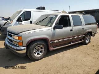 ✅ 1999 Chevrolet Suburban • VIN: 3GNEC16R2XG144591 • Lot: 65368364. Wystawiony na Copart z przebiegiem 244 605 mil. Bezpłatny archiwum sprzedaży aukcyjnych z USA i szczegółowy raport historii pojazdu na DreamBid. Zdjęcie 1.