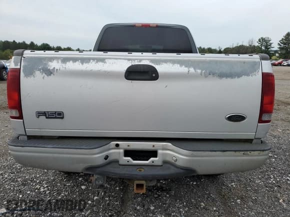 ✅ 2003 Ford F-150 XL • VIN: 2FTRX18L53CB04634 • Lot: 84285995. Wystawiony na Copart z przebiegiem Nie podano. Bezpłatny archiwum sprzedaży aukcyjnych z USA i szczegółowy raport historii pojazdu na DreamBid. Zdjęcie 6.