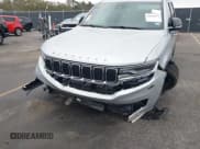 ✅ 2024 Jeep Wagoneer Series II • VIN: 1C4SJUBP5RS116769 • Lot: 40906852. Wystawiony na IAAI z przebiegiem 14 327 mil. Bezpłatny archiwum sprzedaży aukcyjnych z USA i szczegółowy raport historii pojazdu na DreamBid. Zdjęcie 16.