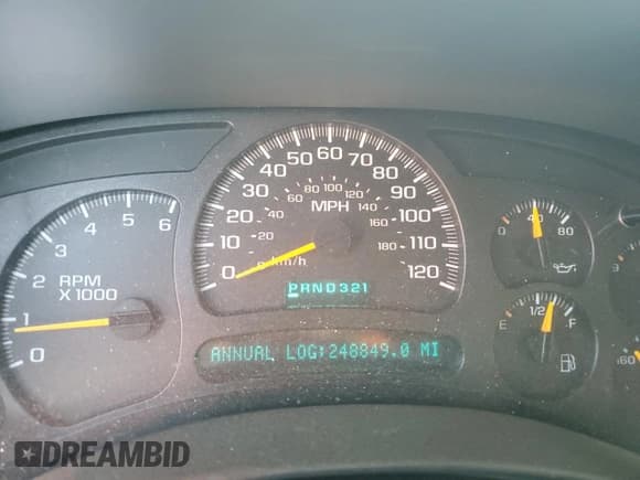 ✅ 2004 Chevrolet Suburban LS • VIN: 3GNEC16Z34G305669 • Лот: 85811874. Опубликован ранее на Copart с пробегом 248 849 миль. Бесплатный доступ к архиву аукционных продаж из США и подробный отчёт об истории автомобиля на DreamBid. Изображение 9.