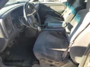 ✅ 2002 Chevrolet Silverado 2500HD LS • VIN: 1GCHK29122E196419 • Lot: 83060584. Wystawiony na Copart z przebiegiem 210 192 mil. Bezpłatny archiwum sprzedaży aukcyjnych z USA i szczegółowy raport historii pojazdu na DreamBid. Zdjęcie 7.