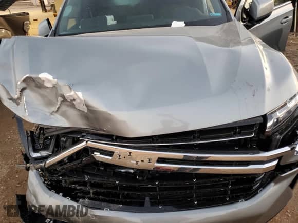 2024 Chevrolet Suburban LT z VIN 1GNSCCKDXRR331850, wystawiony jako Copart lot #79974784 z przebiegiem 4 611 mil mil oraz Czysty tytuł • Clean title. Historia ofert i sprzedaży dostępna na DreamBid. Obrazek 12.