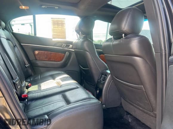 ✅ 2015 Lincoln MKS • VIN: 1LNHL9DK7FG602531 • Lot: 84918005. Wystawiony na Copart z przebiegiem 162 977 mil. Bezpłatny archiwum sprzedaży aukcyjnych z USA i szczegółowy raport historii pojazdu na DreamBid. Zdjęcie 6.