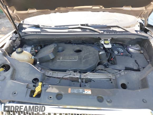 ✅ 2019 Lincoln MKC Reserve • VIN: 5LMCJ3D93KUL53163 • Lot: 42097105. Wystawiony na IAAI z przebiegiem 71 066 mil. Bezpłatny archiwum sprzedaży aukcyjnych z USA i szczegółowy raport historii pojazdu na DreamBid. Zdjęcie 10.