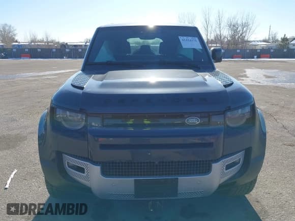 ✅ 2024 Land Rover Defender S • VIN: SALEJ7EX5R2311368 • Lot: 41414372. Listed on IAAI with 11,194 mi. Free auction sales archive from the USA and detailed vehicle history report at DreamBid. Image 13.