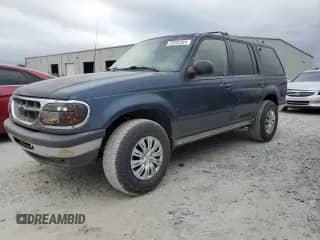 1998 Ford Explorer XLT z VIN 1FMZU32P0WUD21265, wystawiony jako Copart lot #73702364 z przebiegiem 211 096 mil mil oraz Szkoda całkowita • Salvage title. Historia ofert i sprzedaży dostępna na DreamBid. Obrazek 1.