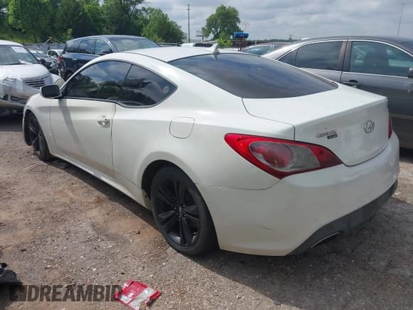 ✅ 2010 Hyundai Genesis Coupe • VIN: KMHHU6KH2AU038218 • Lot: 42437658. Wystawiony na IAAI z przebiegiem 172 440 mil. Bezpłatny archiwum sprzedaży aukcyjnych z USA i szczegółowy raport historii pojazdu na DreamBid. Zdjęcie 3.