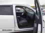 2016 Chevrolet Colorado 4WD Z71 z VIN 1GCGTDE36G1355582, wystawiony jako IAAI lot #43440569 z przebiegiem 93 916 mil mil oraz . Historia ofert i sprzedaży dostępna na DreamBid. Obrazek 5.