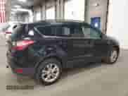 2018 Ford Escape SE z VIN 1FMCU9GD5JUA85387, wystawiony jako Copart lot #91200335 z przebiegiem 142 271 mil mil oraz Szkoda całkowita • Salvage title. Historia ofert i sprzedaży dostępna na DreamBid. Obrazek 3.