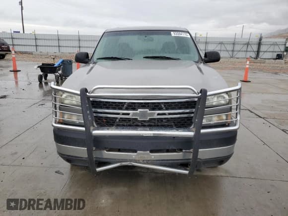 ✅ 2006 Chevrolet Silverado 2500HD LT2 • VIN: 1GCHC23U06F178646 • Лот: 93594115. Опубликован ранее на Copart с пробегом 252 232 миль. Бесплатный доступ к архиву аукционных продаж из США и подробный отчёт об истории автомобиля на DreamBid. Изображение 5.