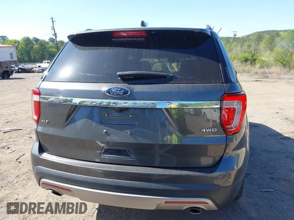 ✅ 2017 Ford Explorer XLT • VIN: 1FM5K8D85HGC79264 • Lot: 42007539. Wystawiony na IAAI z przebiegiem 221 897 mil. Bezpłatny archiwum sprzedaży aukcyjnych z USA i szczegółowy raport historii pojazdu na DreamBid. Zdjęcie 16.