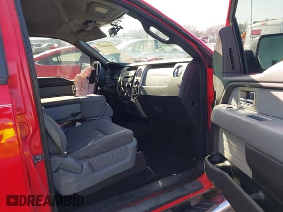 ✅ 2011 Ford F-150 XL • VIN: 1FTFW1EF3BKD03745 • Лот: 41149957. Опубликован ранее на IAAI с пробегом 221 025 миль. Бесплатный доступ к архиву аукционных продаж из США и подробный отчёт об истории автомобиля на DreamBid. Изображение 5.