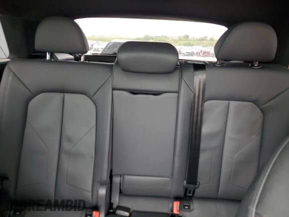 ✅ 2020 Audi Q3 S line Premium Plus • VIN: WA1EECF33L1007740 • Lot: 59664365. Listed on Copart with 32,326 mi. Free auction sales archive from the USA and detailed vehicle history report at DreamBid. Image 10.