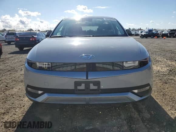 ✅ 2023 Hyundai Ioniq 5 SE • VIN: KM8KM4AE6PU136579 • Lot: 80933534. Wystawiony na Copart z przebiegiem 10 055 mil mil. Skorzystaj z bezpłatnego archiwum sprzedaży aukcyjnych z USA i zobacz szczegółowy raport historii pojazdu na DreamBid. Zdjęcie 5.