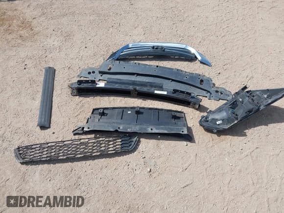 ✅ 2007 Toyota Tundra SR5 • VIN: 5TFEV541X7X031782 • Lot: 42553841. Listed on IAAI with 683,445 mi. Free auction sales archive from the USA and detailed vehicle history report at DreamBid. Image 12.