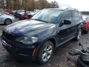 ✅ 2013 BMW X5 xDrive35i • VIN: 5UXZV4C52D0E00835 • Лот: 43534626. Опубликован ранее на IAAI с пробегом 168 385 миль. Бесплатный доступ к архиву аукционных продаж из США и подробный отчёт об истории автомобиля на DreamBid. Изображение 2.