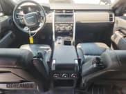 ✅ 2019 Land Rover Discovery HSE • VIN: SALRR2RV1K2401693 • Lot: 69376865. Wystawiony na Copart z przebiegiem 121 506 mil. Bezpłatny archiwum sprzedaży aukcyjnych z USA i szczegółowy raport historii pojazdu na DreamBid. Zdjęcie 8.