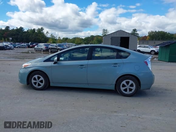 ✅ 2014 Toyota Prius Four • VIN: JTDKN3DUXE1817101 • Lot: 43311861. Wystawiony na IAAI z przebiegiem 187 838 mil. Bezpłatny archiwum sprzedaży aukcyjnych z USA i szczegółowy raport historii pojazdu na DreamBid. Zdjęcie 14.