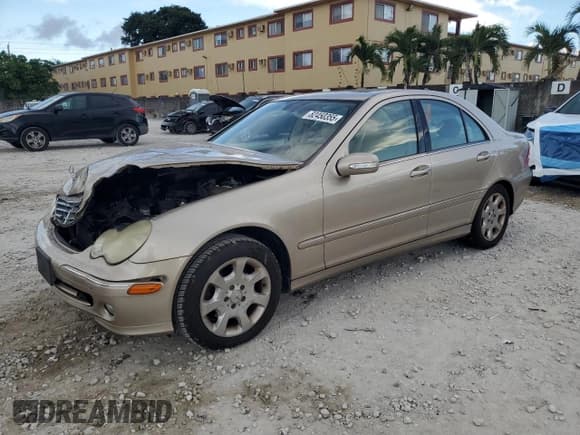 ✅ 2005 Mercedes-Benz C 240 • VIN: WDBRF81J65F667041 • Лот: 82450355. Опубликован ранее на Copart с пробегом 145 521 миль. Бесплатный доступ к архиву аукционных продаж из США и подробный отчёт об истории автомобиля на DreamBid. Изображение 1.