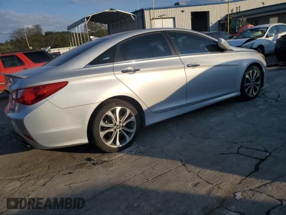 ✅ 2014 Hyundai Sonata SE • VIN: 5NPEC4AC6EH855440 • Lot: 73000904. Listed on Copart with 116,146 mi. Free auction sales archive from the USA and detailed vehicle history report at DreamBid. Image 3.