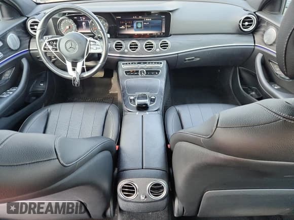 ✅ 2019 Mercedes-Benz E 450 • VIN: WDDZF6JB2KA492610 • Lot: 64541535. Wystawiony na Copart z przebiegiem 77 915 mil. Bezpłatny archiwum sprzedaży aukcyjnych z USA i szczegółowy raport historii pojazdu na DreamBid. Zdjęcie 8.