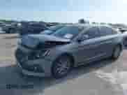 2019 Hyundai Sonata SE z VIN 5NPE24AFXKH729770, wystawiony jako IAAI lot #42383011 z przebiegiem 113 482 mil mil oraz . Historia ofert i sprzedaży dostępna na DreamBid. Obrazek 18.