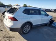 ✅ 2018 Volkswagen Tiguan SEL • VIN: 3VV2B7AX9JM024448 • Lot: 87013255. Wystawiony na Copart z przebiegiem 90 920 mil. Bezpłatny archiwum sprzedaży aukcyjnych z USA i szczegółowy raport historii pojazdu na DreamBid. Zdjęcie 3.
