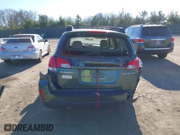✅ 2011 Subaru Outback Premium • VIN: 4S4BRCGC1B3364781 • Lot: 40996235. Listed on IAAI with 180,216 mi. Free auction sales archive from the USA and detailed vehicle history report at DreamBid. Image 17.