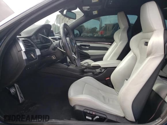 ✅ 2019 BMW M4 • VIN: WBS4Y9C55KAG67290 • Lot: 88950015. Wystawiony na Copart z przebiegiem 78 284 mil. Bezpłatny archiwum sprzedaży aukcyjnych z USA i szczegółowy raport historii pojazdu na DreamBid. Zdjęcie 7.