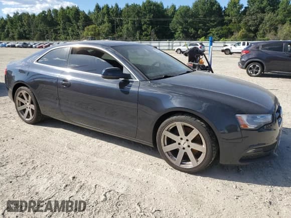 ✅ 2014 Audi A5 Premium • VIN: WAUCFAFR3EA045634 • Лот: 69449535. Опубликован ранее на Copart с пробегом 111 385 миль. Бесплатный доступ к архиву аукционных продаж из США и подробный отчёт об истории автомобиля на DreamBid. Изображение 4.
