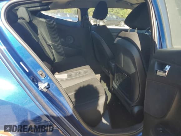 ✅ 2017 Hyundai Veloster • VIN: KMHTC6AD9HU310012 • Lot: 75492044. Wystawiony na Copart z przebiegiem 94 491 mil. Bezpłatny archiwum sprzedaży aukcyjnych z USA i szczegółowy raport historii pojazdu na DreamBid. Zdjęcie 10.