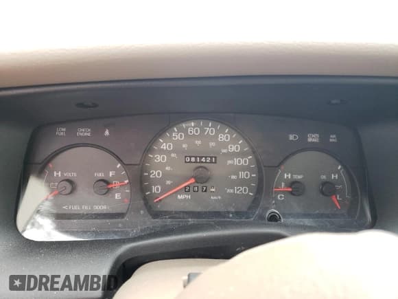 ✅ 2005 Ford Crown Victoria LX • VIN: 2FAHP74WX5X138133 • Лот: 45341675. Опубликован ранее на Copart с пробегом 81 421 миль. Бесплатный доступ к архиву аукционных продаж из США и подробный отчёт об истории автомобиля на DreamBid. Изображение 9.